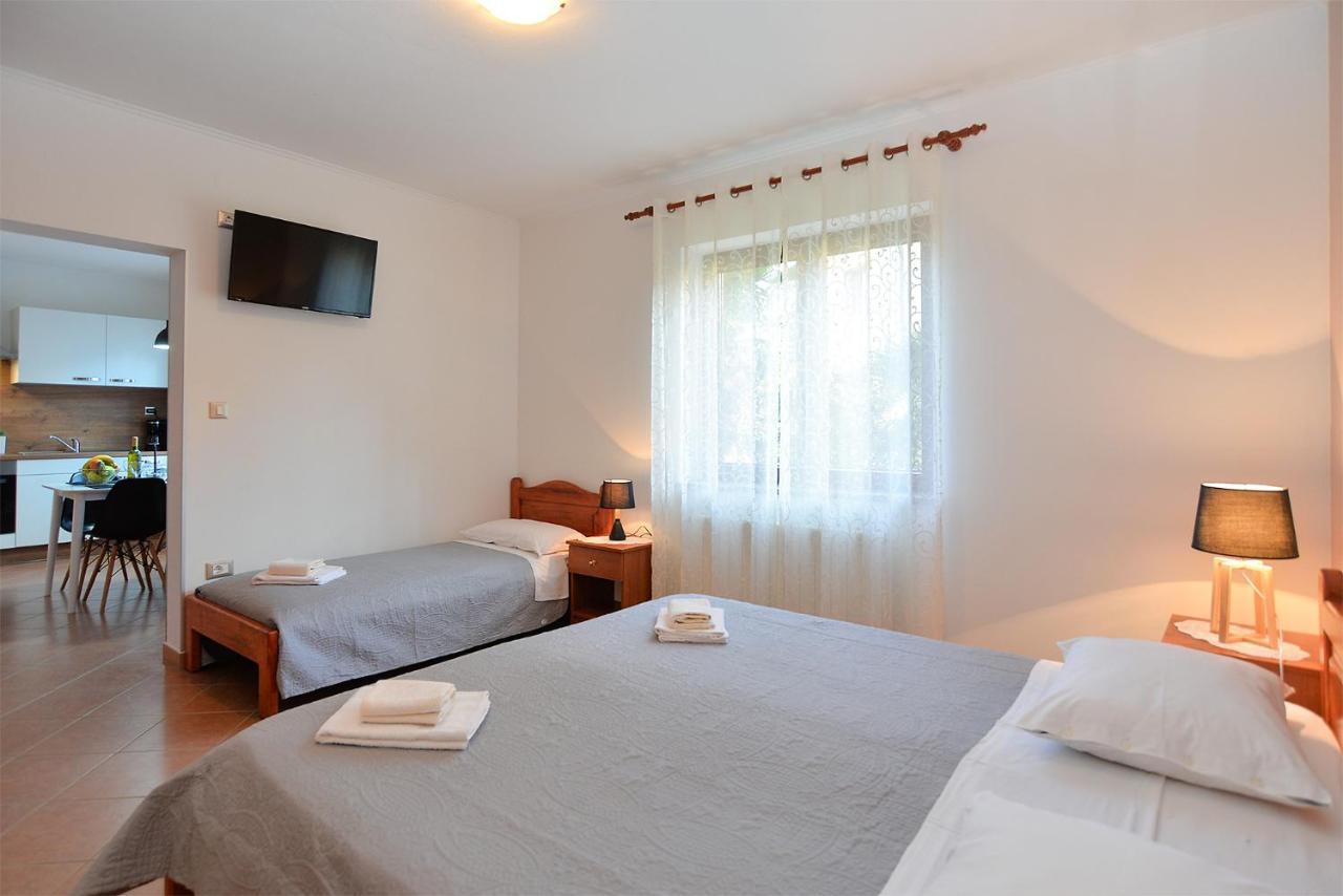 Apartments Marija 1089 Porec Exterior photo